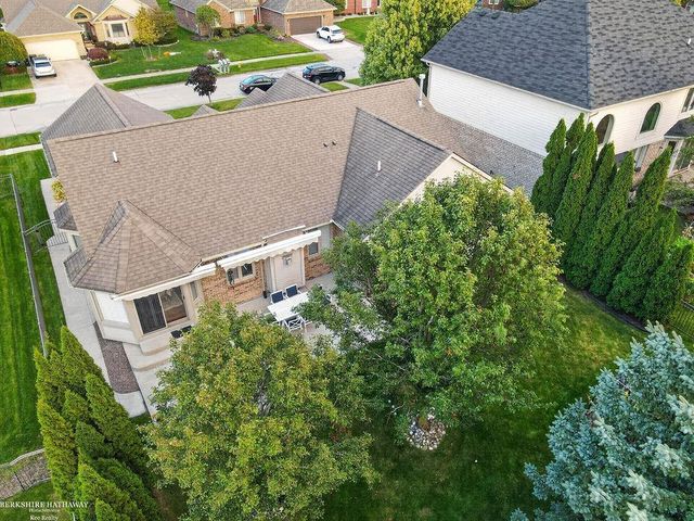 47857 Kent Drive, Macomb, MI 48044