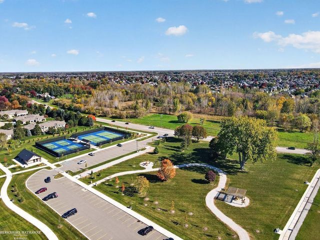 47857 Kent Drive, Macomb, MI 48044