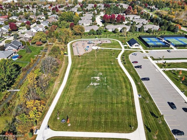 47857 Kent Drive, Macomb, MI 48044