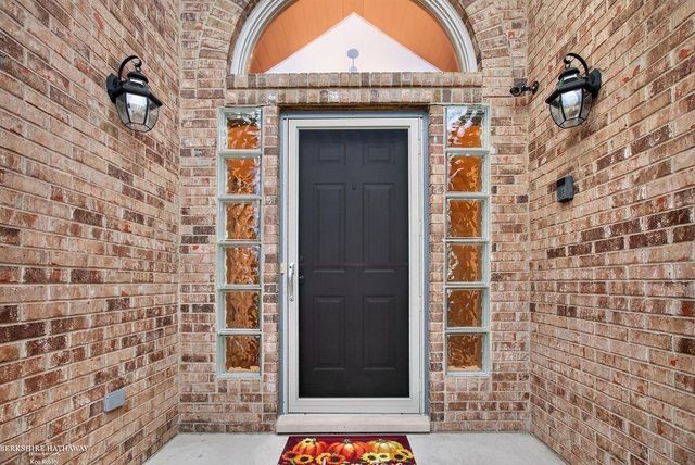 47857 Kent Drive, Macomb, MI 48044