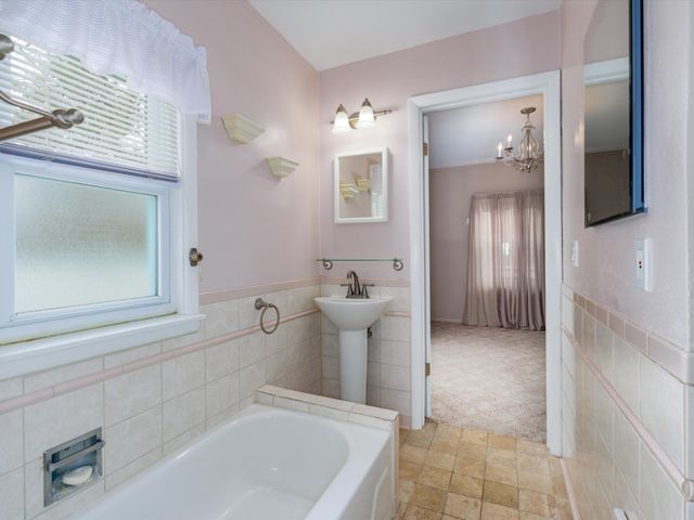 2700 Hubbell Avenue, Des Moines, IA 50317