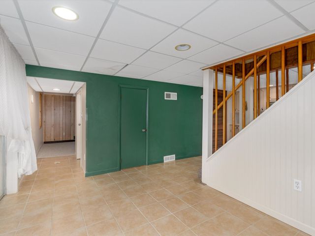 2700 Hubbell Avenue, Des Moines, IA 50317