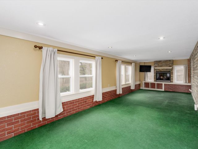 2700 Hubbell Avenue, Des Moines, IA 50317