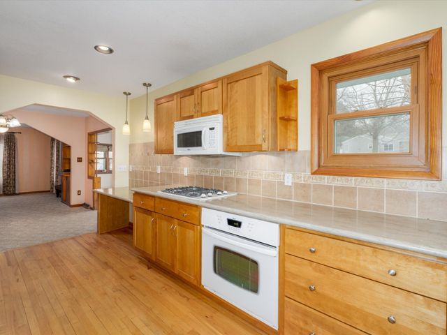 2700 Hubbell Avenue, Des Moines, IA 50317