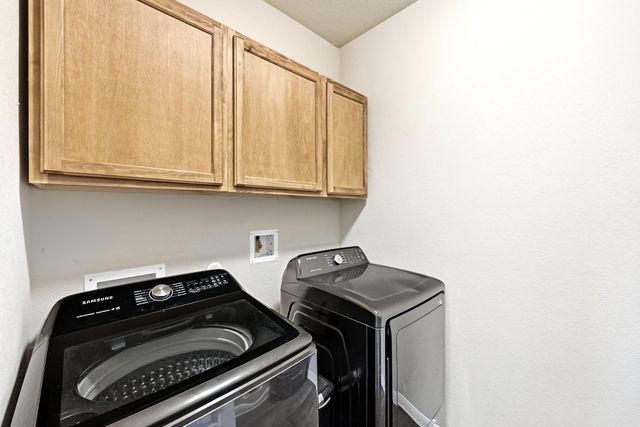 190 Cherry Blossom DR, Kyle, TX 78640