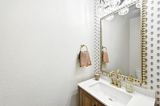 190 Cherry Blossom DR, Kyle, TX 78640