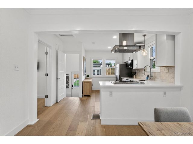 1528 Harrison St, Denver, CO 80206