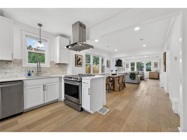 1528 Harrison St, Denver, CO 80206