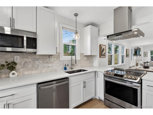 1528 Harrison St, Denver, CO 80206