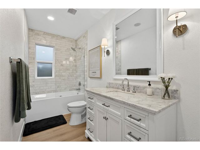 1528 Harrison St, Denver, CO 80206