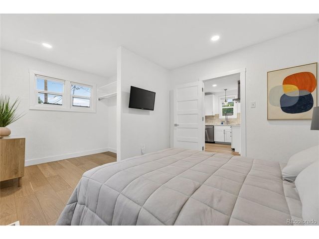 1528 Harrison St, Denver, CO 80206