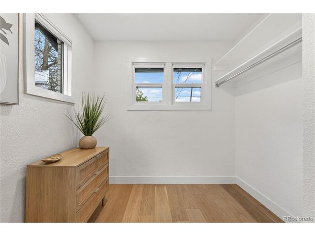 1528 Harrison St, Denver, CO 80206