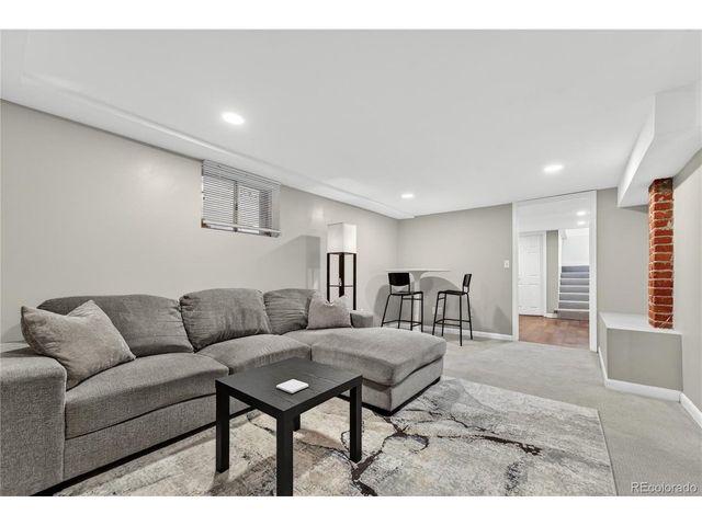 1528 Harrison St, Denver, CO 80206