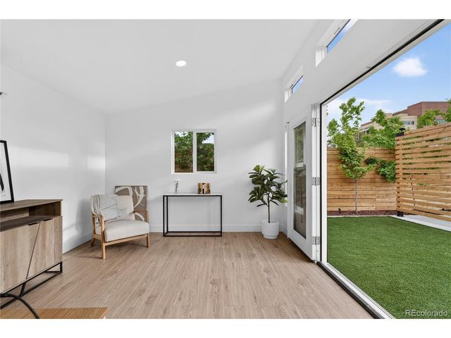 1528 Harrison St, Denver, CO 80206