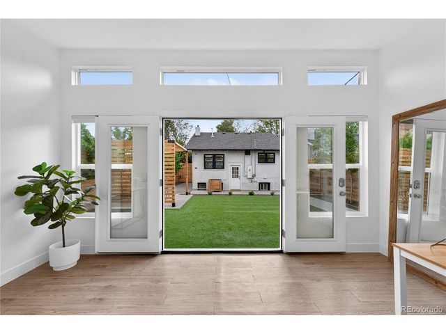 1528 Harrison St, Denver, CO 80206