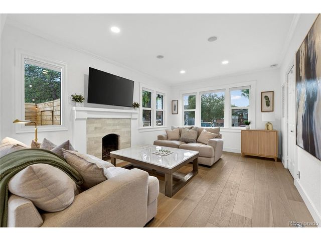 1528 Harrison St, Denver, CO 80206