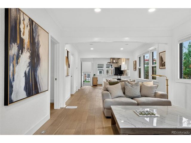 1528 Harrison St, Denver, CO 80206