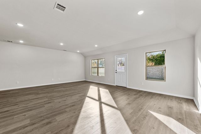 555 Brookside Drive, Van Alstyne, TX 75495