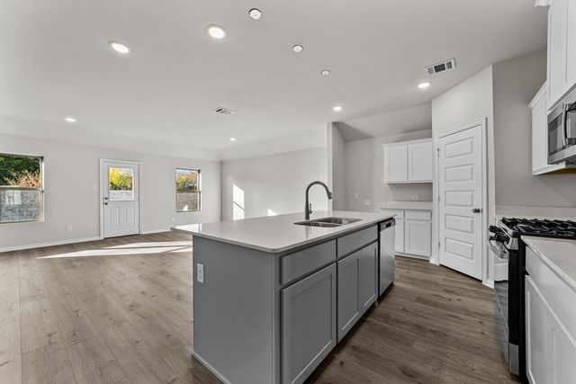 555 Brookside Drive, Van Alstyne, TX 75495
