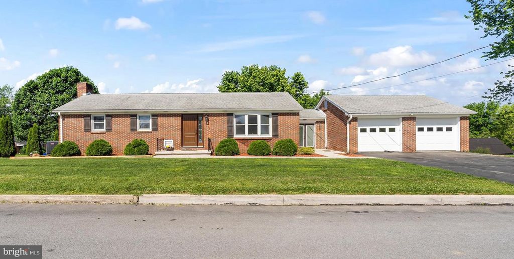 242 LINDEN AVENUE, Mercersburg, PA 17236