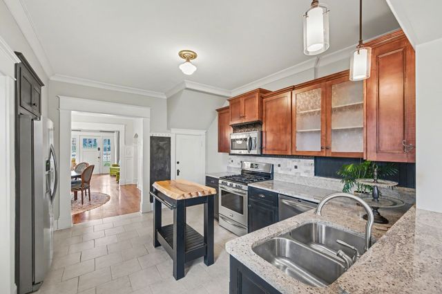 1010 Acklen Ave, Nashville, TN 37203