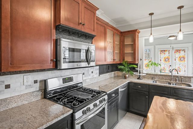 1010 Acklen Ave, Nashville, TN 37203