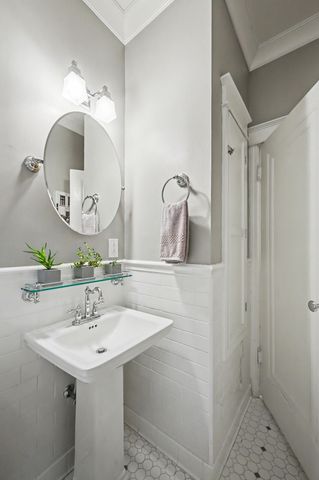 1010 Acklen Ave, Nashville, TN 37203