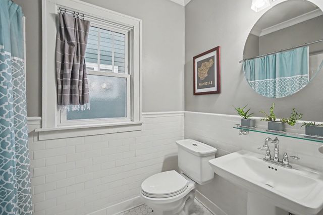 1010 Acklen Ave, Nashville, TN 37203