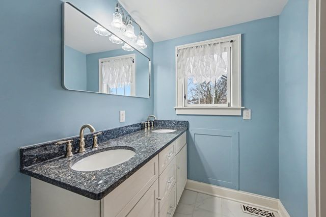 1010 Acklen Ave, Nashville, TN 37203