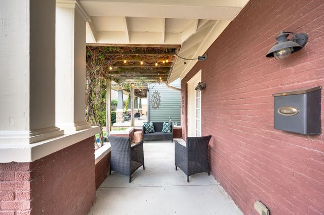 1010 Acklen Ave, Nashville, TN 37203