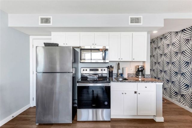 800 Sandcastle Dr 502, Port Aransas, TX 78373