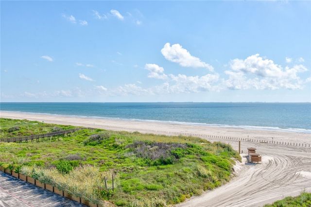 800 Sandcastle Dr 502, Port Aransas, TX 78373