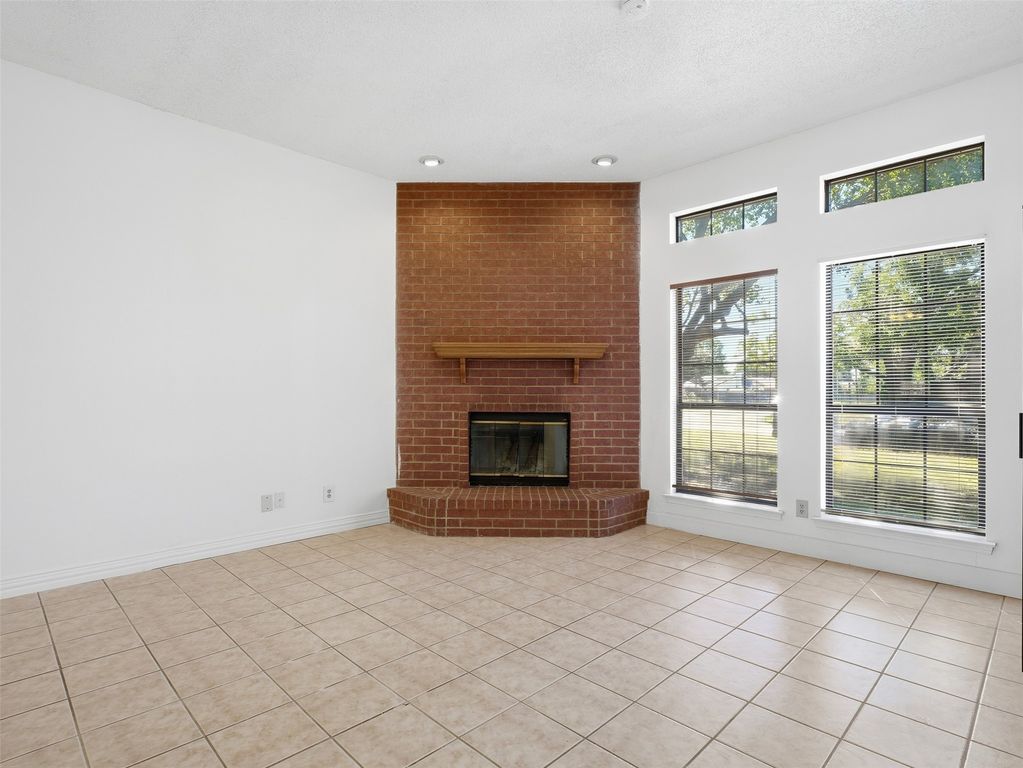 7567 Casburn Court, Fort Worth, TX 76120 — photo 5