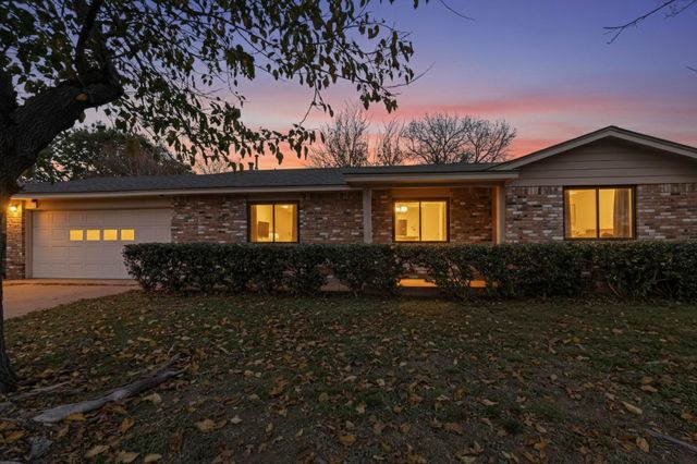 1705 E Hilton Street, Sherman, TX 75090