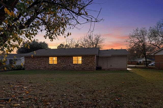 1705 E Hilton Street, Sherman, TX 75090