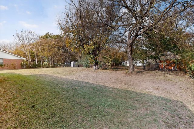 1705 E Hilton Street, Sherman, TX 75090