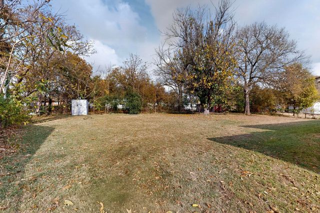 1705 E Hilton Street, Sherman, TX 75090