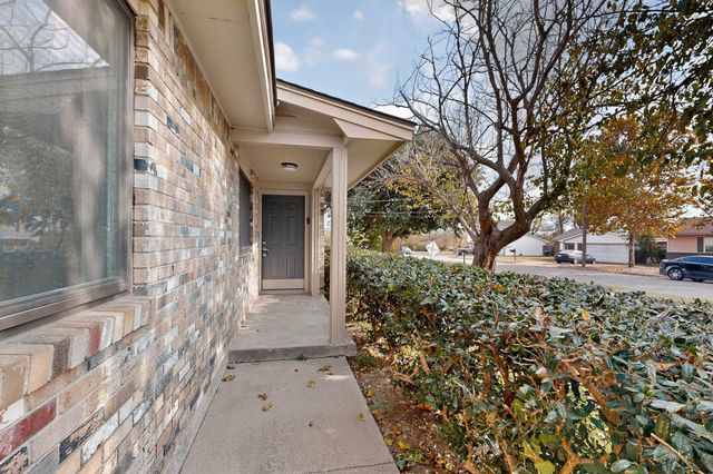 1705 E Hilton Street, Sherman, TX 75090