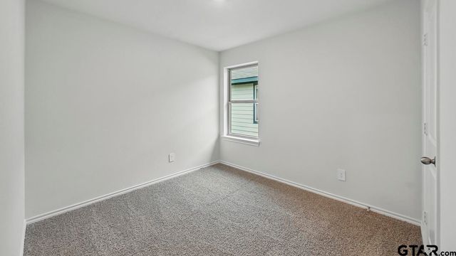 5004 Shumard Drive, Lindale, TX 75706