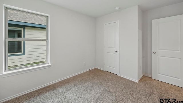 5004 Shumard Drive, Lindale, TX 75706