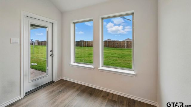 5004 Shumard Drive, Lindale, TX 75706
