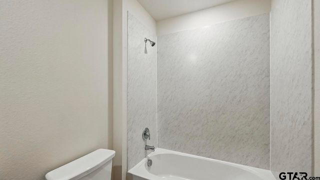 5004 Shumard Drive, Lindale, TX 75706