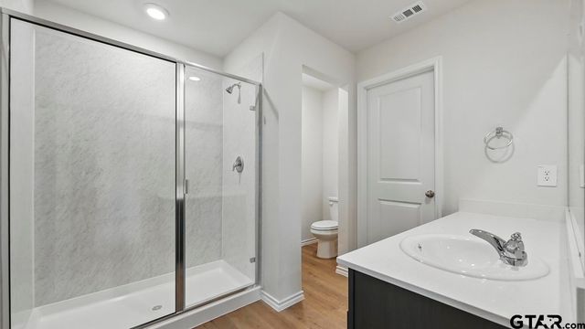 5004 Shumard Drive, Lindale, TX 75706