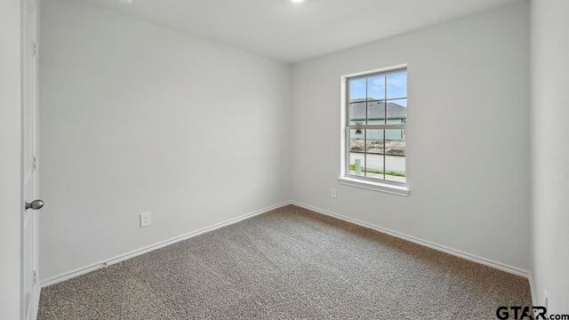5004 Shumard Drive, Lindale, TX 75706