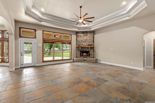 172 Bobby Lynn, Adkins, TX 78101