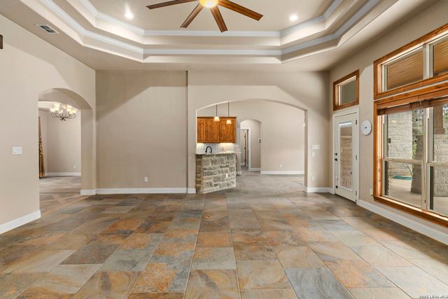172 Bobby Lynn, Adkins, TX 78101