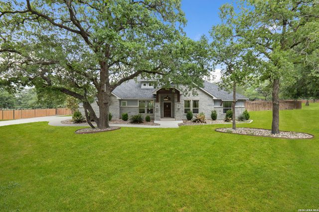 172 Bobby Lynn, Adkins, TX 78101