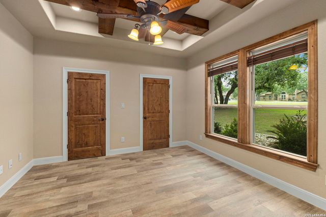 172 Bobby Lynn, Adkins, TX 78101