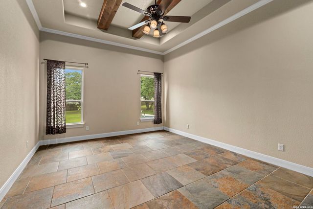 172 Bobby Lynn, Adkins, TX 78101
