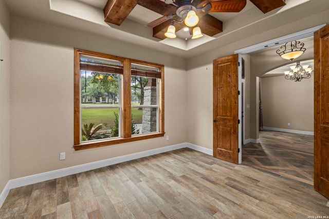 172 Bobby Lynn, Adkins, TX 78101